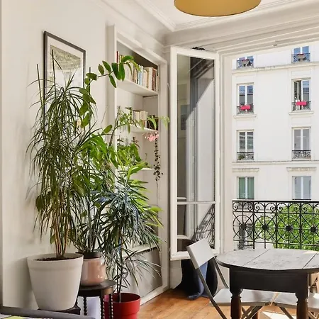 Apartman Charming 10 Min From Pere-lachaise
